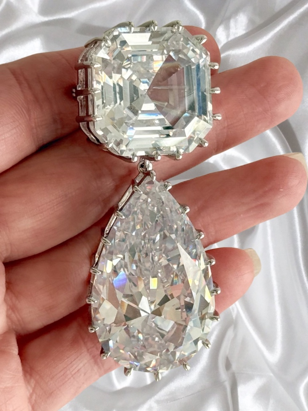 Queen Elizabeth Inspired Cullinan Brooch, Recreation
